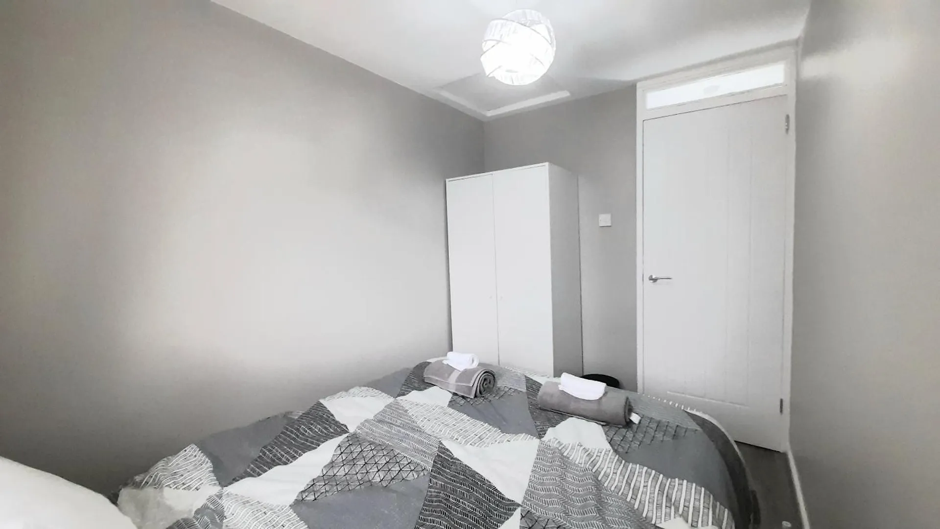 293 Holiday Home- Free On Site Parking Belfast